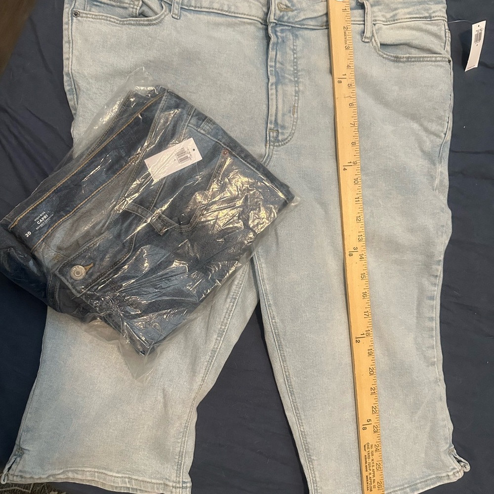 Old Navy Cropped Jeans